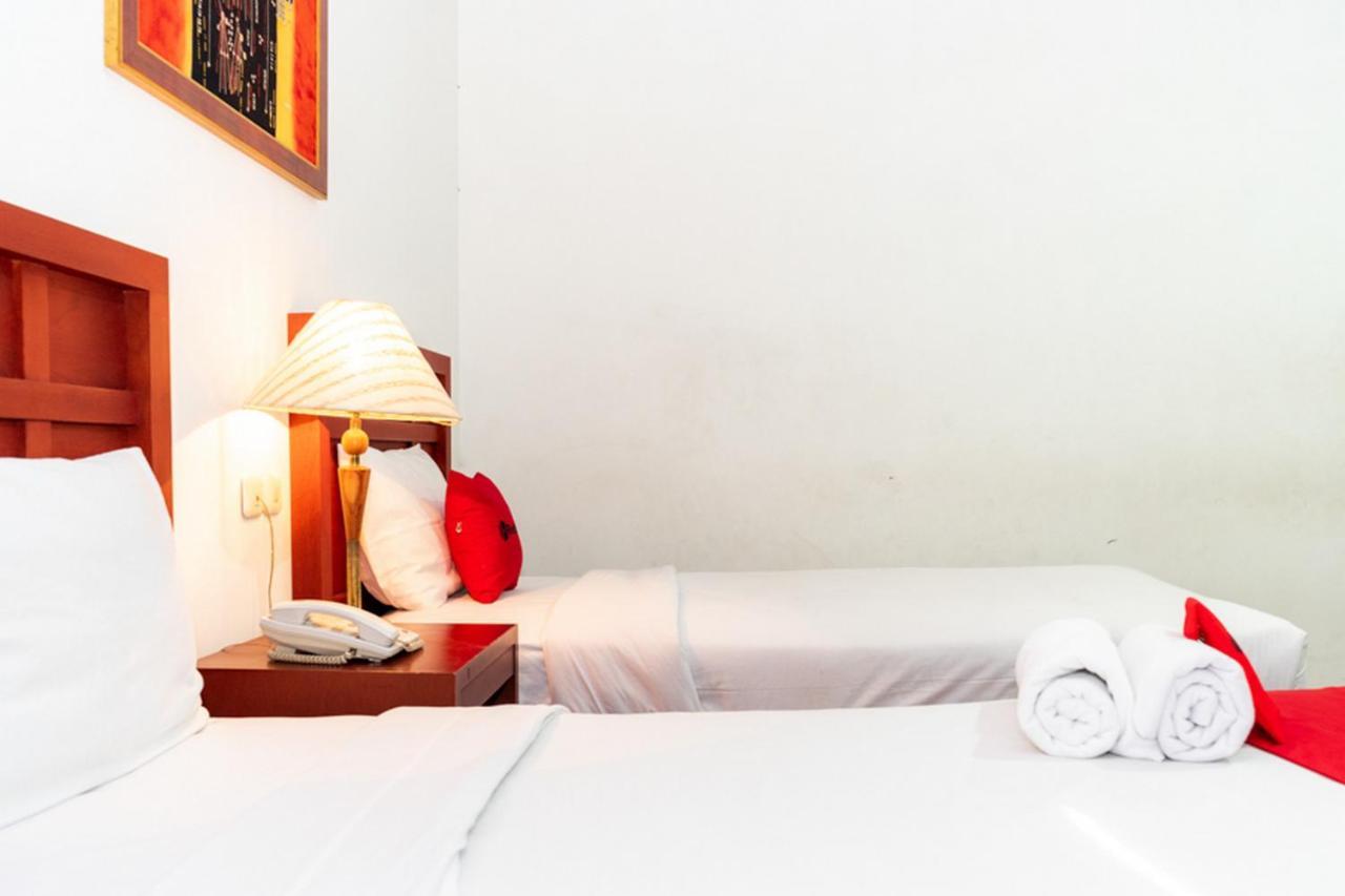Reddoorz Plus Syariah Near Java Supermall Semarang 2 Dış mekan fotoğraf
