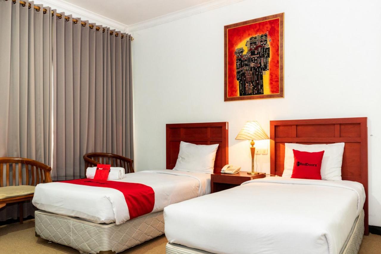 Reddoorz Plus Syariah Near Java Supermall Semarang 2 Dış mekan fotoğraf