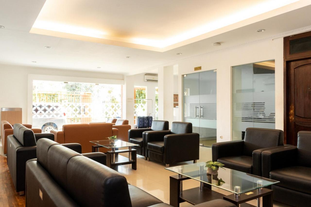Reddoorz Plus Syariah Near Java Supermall Semarang 2 Dış mekan fotoğraf