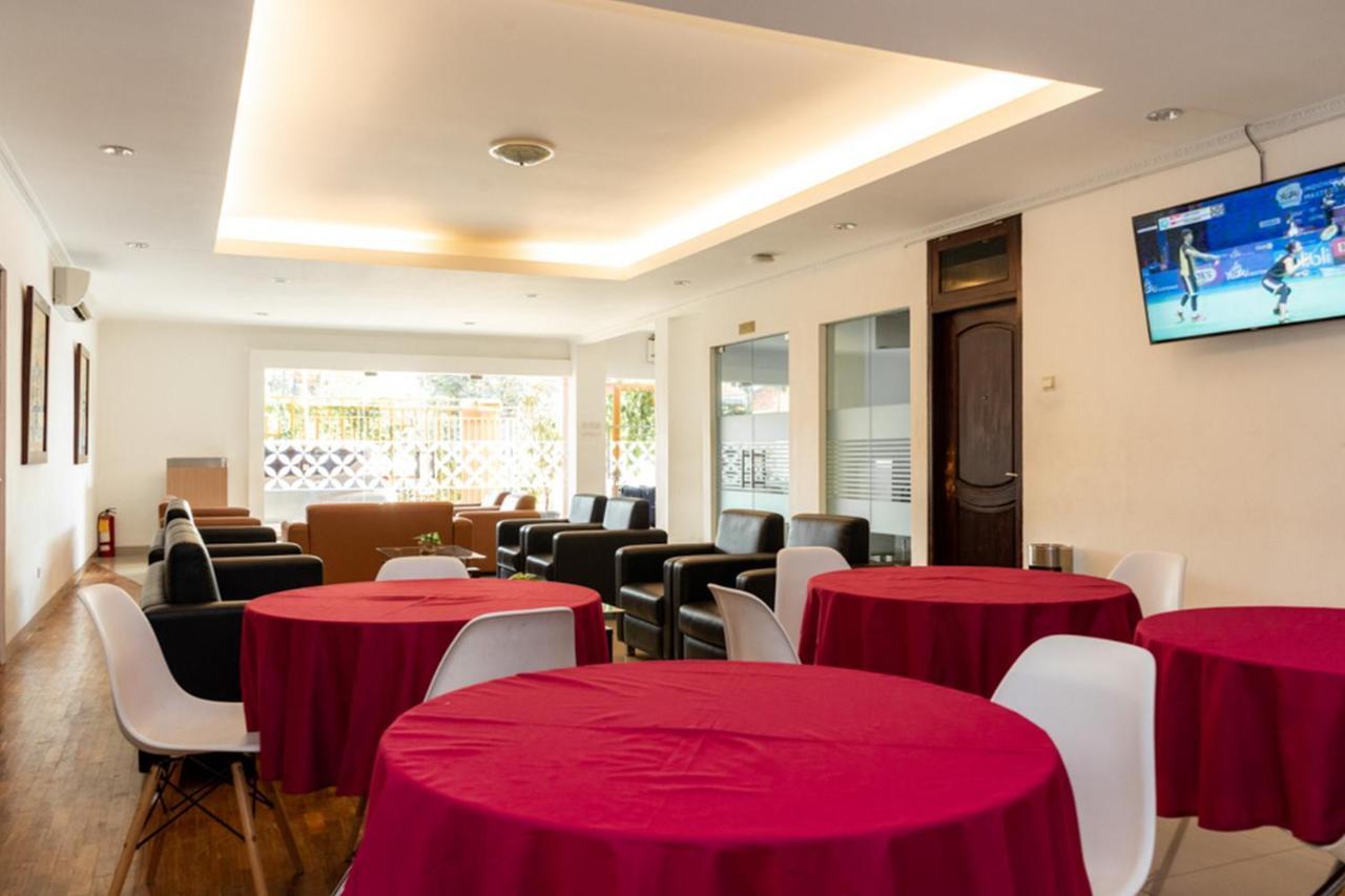 Reddoorz Plus Syariah Near Java Supermall Semarang 2 Dış mekan fotoğraf